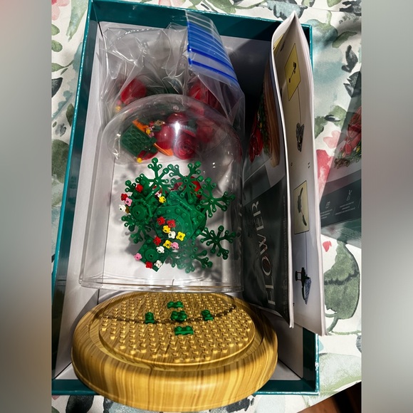 Miniso Flower Lego - Picture 3 of 3